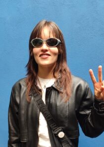La cantante Kirnbauer presenta su nuevo EP “Siempre estuve aquí”, una propuesta indie que combina lo acústico y lo electrónico con total naturalidad.